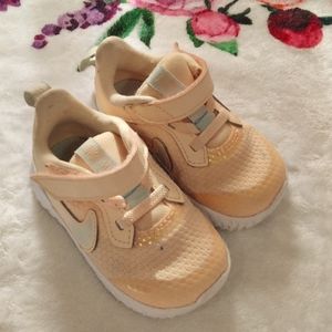 SOLD Nike Toddler Kids Revolution 5c Shoes